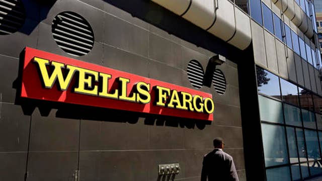 Illinois suspends business with Wells Fargo